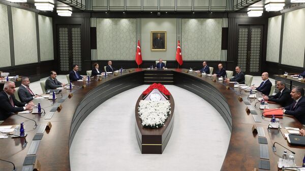 - Cumhurbaşkanlığı Kabinesi, Cumhurbaşkanı Recep Tayyip Erdoğan başkanlığında Beştepe'de toplandı.
 - Sputnik Türkiye