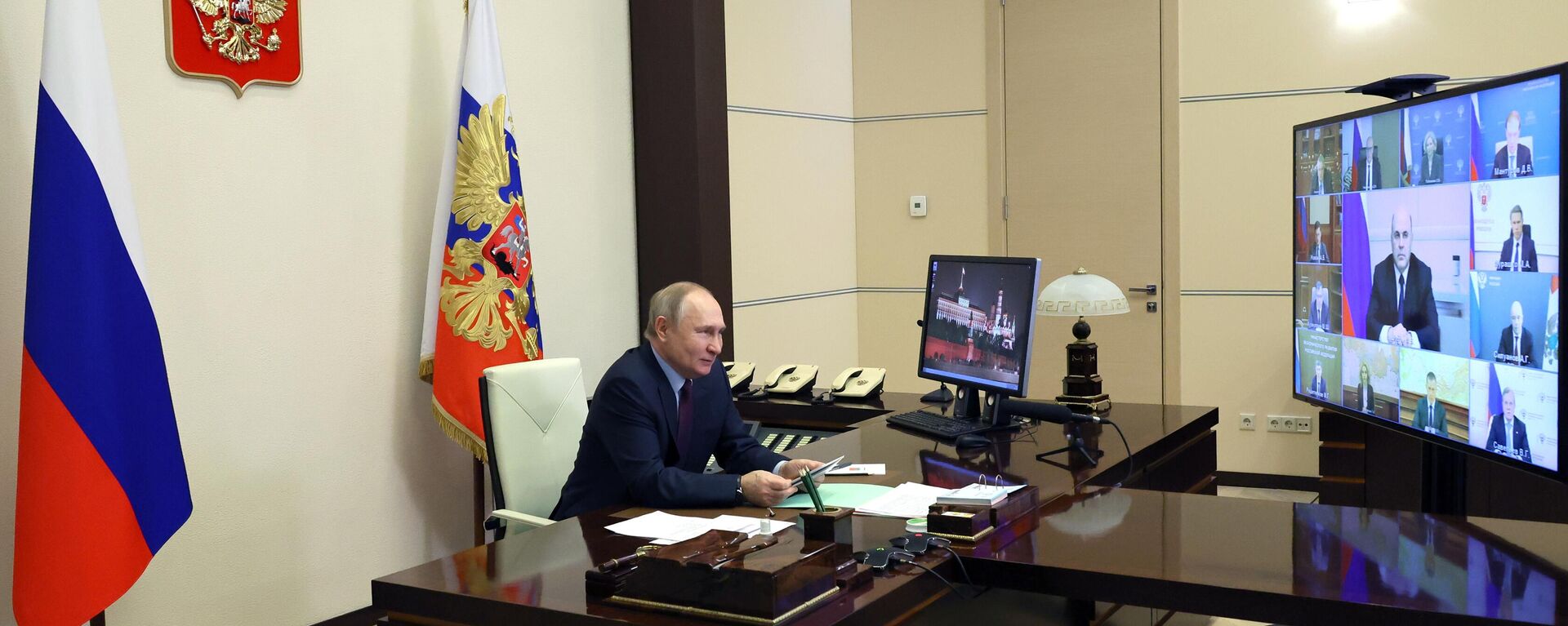Президент РФ В. Путин провел совещание с членами правительства РФ - Sputnik Türkiye, 1920, 11.01.2023