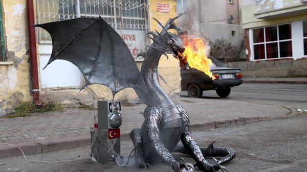 Demir doğrama ustası ejderha yaptı: 80 kilo ağırlığında, ağzından alev püskürtüyor
 - Sputnik Türkiye