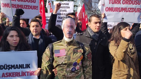TGB, Kılıçdaroğlu'nu ABD Büyükelçiliği önünde protesto etti  - Sputnik Türkiye
