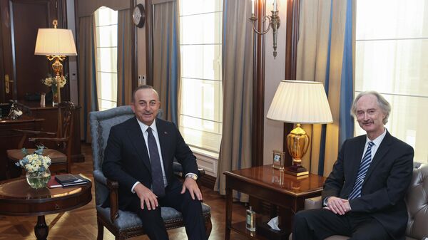 Dışişleri Bakanı Çavuşoğlu, BM Suriye Özel Temsilcisi Geir Pedersen  - Sputnik Türkiye