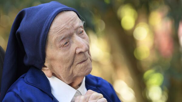 'Dünyanın en yaşlı insanı' unvanını taşıyan 118 yaşındaki Fransız rahibe Lucile Randon, yaşamını yitirdi. - Sputnik Türkiye