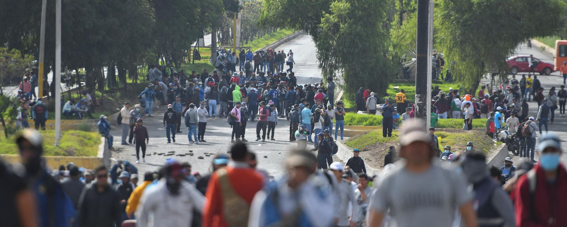 Peru'da hükümet karşıtı protestolarda eylemciler, ülkenin en büyük ikinci kentindeki havaalanına zorla girmeye çalıştı. Polisin müdahalesi sonucu 3 kişi yaralandı, çok sayıda kişi gözaltına alındı. - Sputnik Türkiye, 1920, 20.01.2023