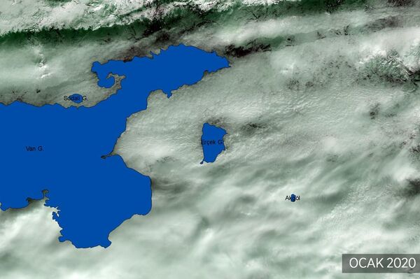 Van Gölü Havzası'ndaki kuraklık uydu görüntülerine yansıdı - Sputnik Türkiye
