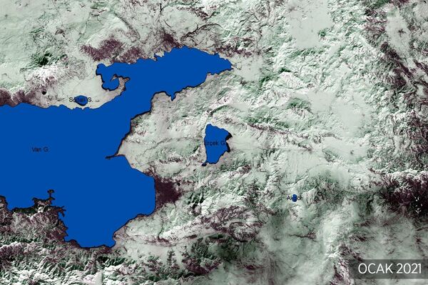 Van Gölü Havzası'ndaki kuraklık uydu görüntülerine yansıdı - Sputnik Türkiye