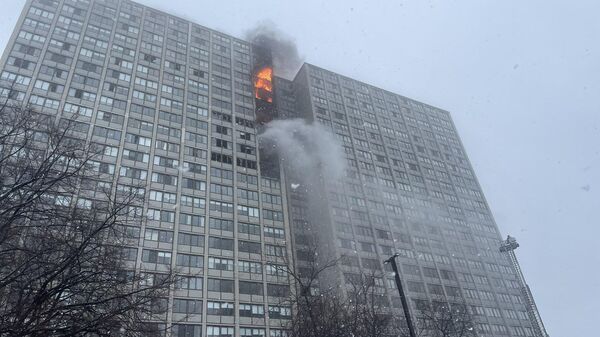 ABD’nin Chicago kentinde çok katlı bir binada çıkan yangında 1 kişi hayatını kaybetti, 8 kişi yaralandı.
 - Sputnik Türkiye