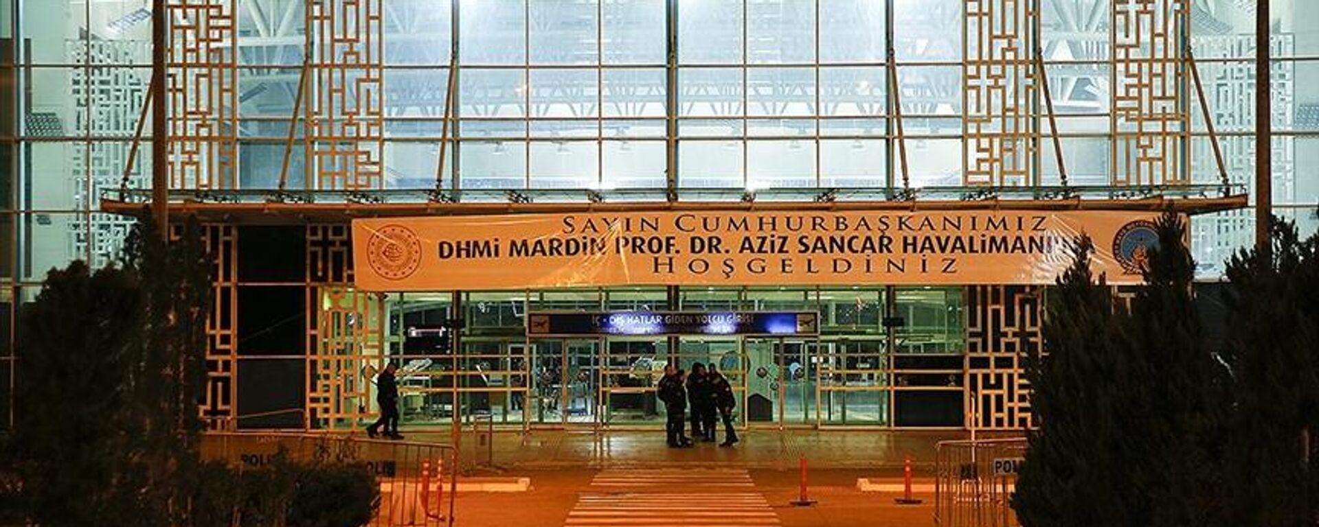Cumhurbaşkanı Recep Tayyip Erdoğan’ın imzasıyla Resmi Gazete’de yayımlanan Cumhurbaşkanı kararına göre Mardin Havalimanı'nın ismi “Mardin Prof. Dr. Aziz Sancar Havalimanı” olarak değiştirildi. - Sputnik Türkiye, 1920, 26.01.2023
