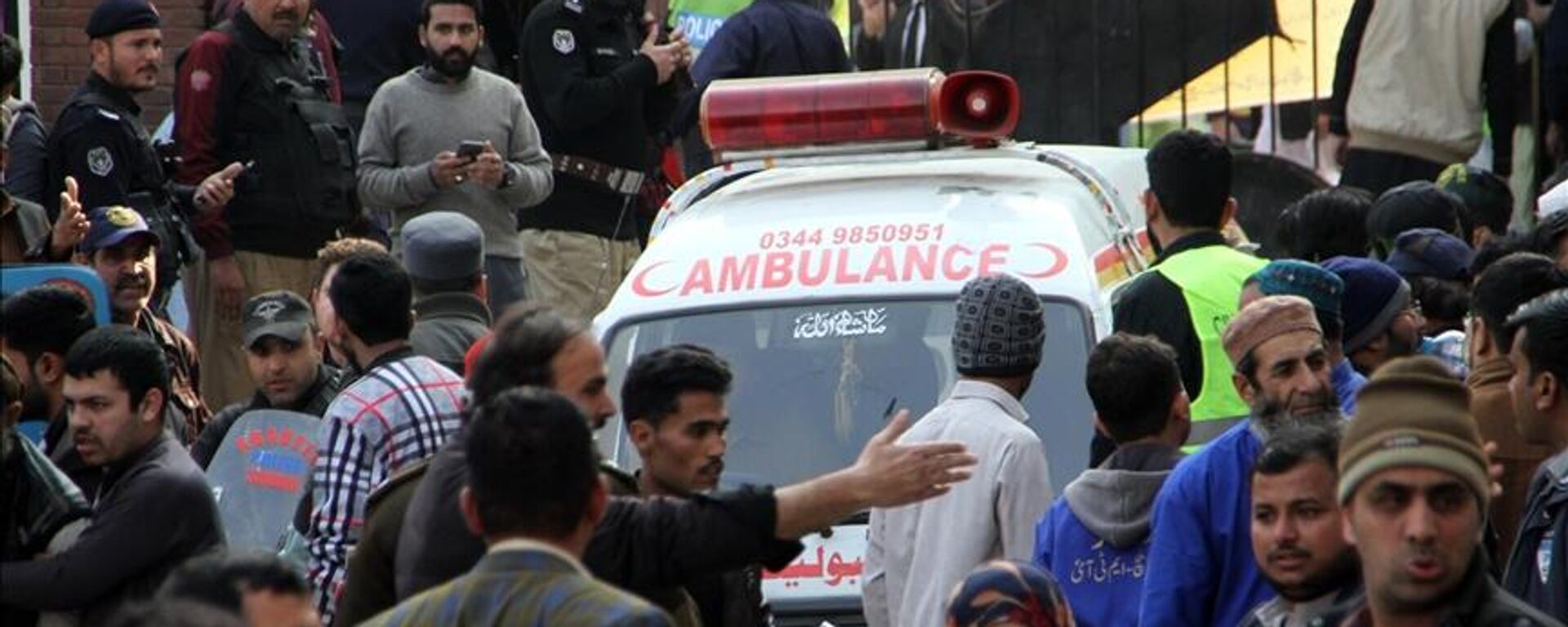 Pakistan'ın Peşaver şehrinde camiye düzenlenen intihar saldırısında hayatını kaybedenlerin sayısı 59’a, yaralı sayısı ise 157’ye yükseldi. - Sputnik Türkiye, 1920, 31.01.2023