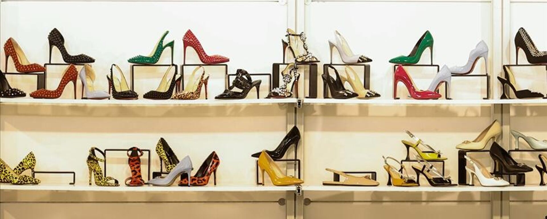 Kadın ayakkabısı, topuklu - Sputnik Türkiye, 1920, 14.04.2026