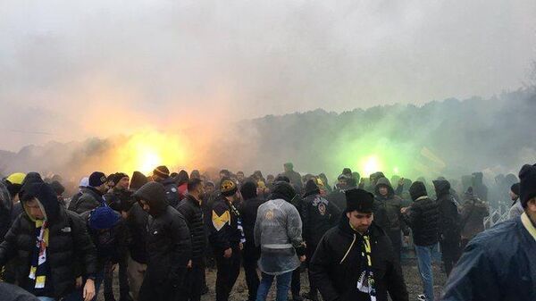 Fenerbahçeli taraftarlar, TFF’yi protesto için Riva’ya gitti  - Sputnik Türkiye
