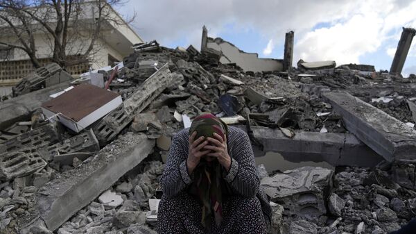 Kahramanmaraş merkezli, 10 ili etkileyen 7,7 ve 7,6 büyüklüğündeki deprem, Osmaniye'nin Nurdağı ilçesinde de yıkıma neden oldu. - Sputnik Türkiye