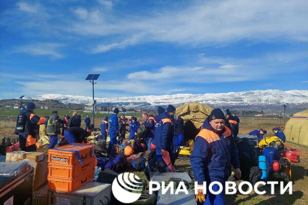 Rus arama ve kurtarma ekipleri, Kahramanmaraş'ta çalışmalara başladı - Sputnik Türkiye