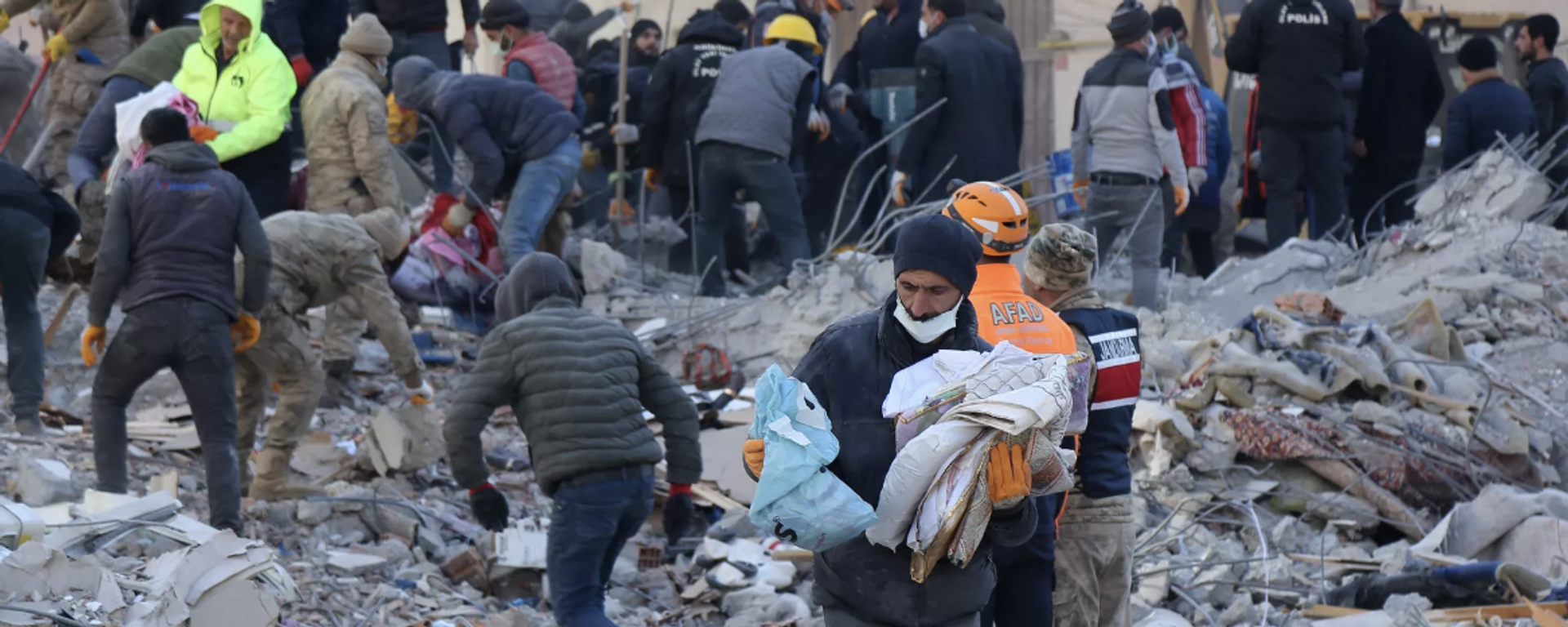 Bina çökmeden önce annesini aradı: 'Anne kıyamet koptu, öleceğim' - Sputnik Türkiye, 1920, 09.02.2023