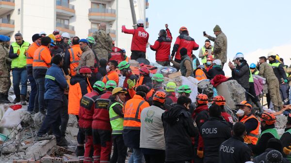 İskenderun'daki kurtarma çalışmaları - Sputnik Türkiye