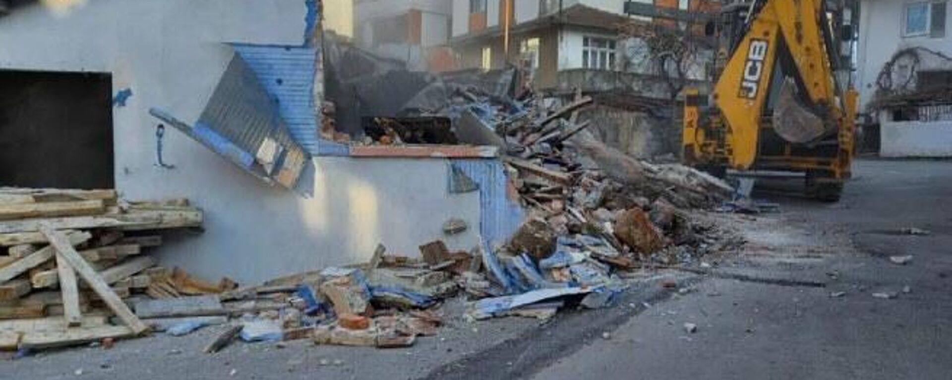 Eyüpsultan'da tespit edilen riskli binaların yüzde 97'si yıkıldı
 - Sputnik Türkiye, 1920, 17.02.2023