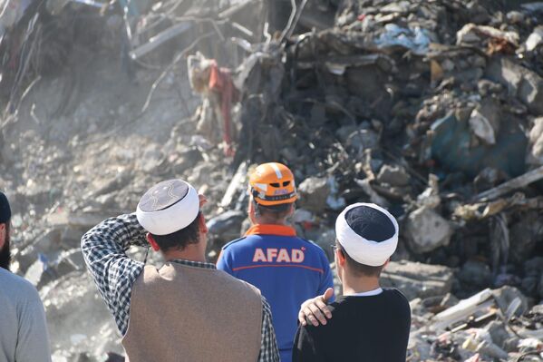Hatay merkezli depremde ise 6 kişi yaşamını yitirdi, 18&#x27;i ağır, 562 kişi yaralandı. - Sputnik Türkiye