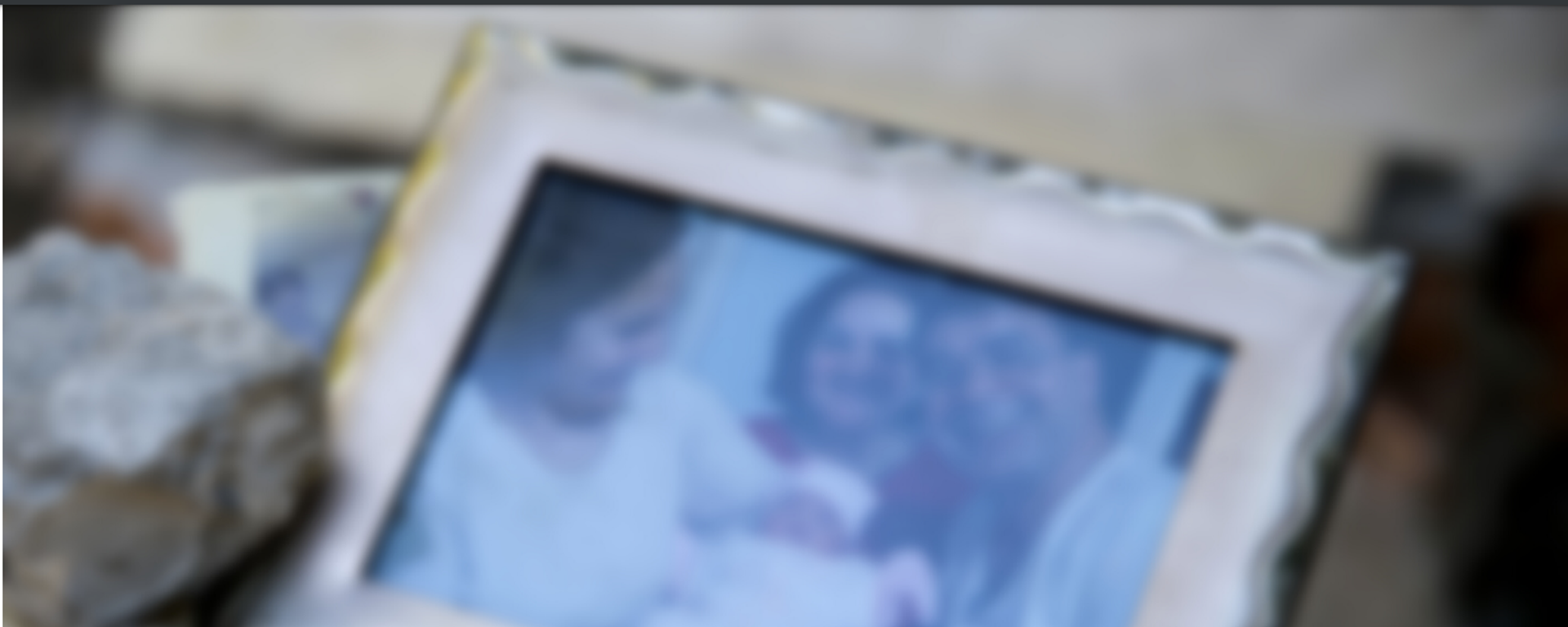 Depremde yıkılan bina enkazındaki fotoğraflar Depremde yıkılan bina enkazındaki fotoğraflar - Sputnik Türkiye, 1920, 22.02.2023