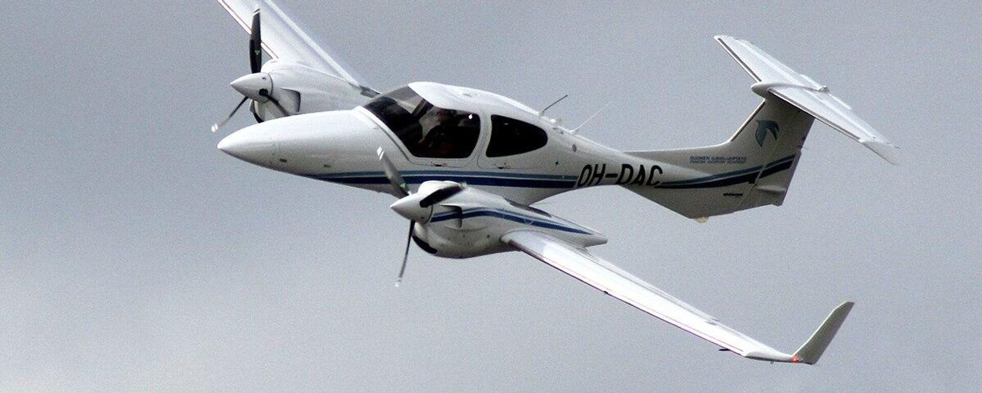 Çift motorlu dört koltuklu Diamond DA42 Twin Star  - Sputnik Türkiye, 1920, 04.04.2025