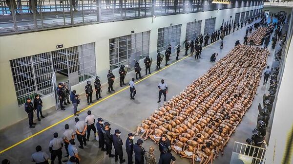 El Salvador'da Amerika kıtasının en büyük hapishanesine 2 bin çete üyesi nakledildi
 - Sputnik Türkiye