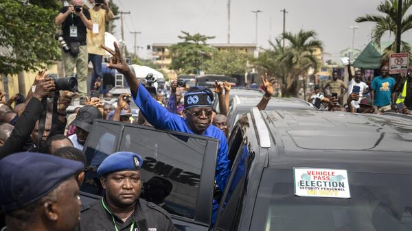 Afrika'nın en kalabalık ülkesi Nijerya'da, 25-26 Şubat'ta yapılan devlet başkanlığı seçiminde iktidar partisi Tüm İlericiler Kongresi (APC) adayı eski Lagos Valisi Bola Ahmed Tinubu yeni devlet başkanı seçildi. - Sputnik Türkiye