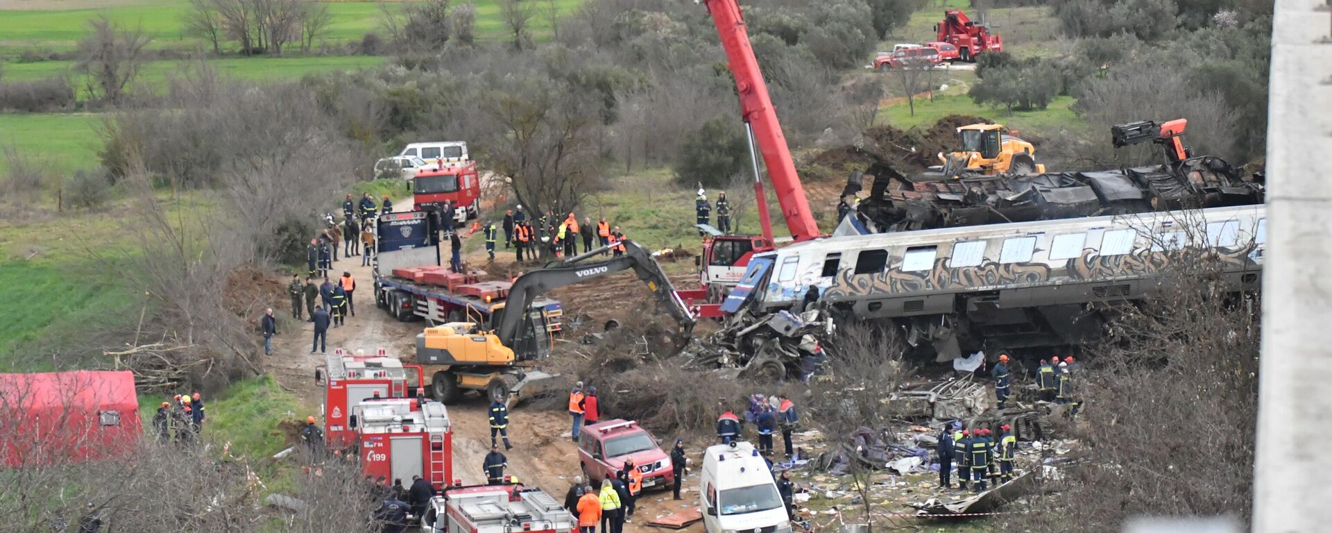 Yunanistan'da meydana gelen tren kazasında 32 kişinin yaşamını yitirdiği, 85 kişinin yaralandığı bildirildi. Yunan Devlet Televizyonu ERT’in haberine göre, Larisa kentinin kuzeyindeki Tempi bölgesinde yolcu treni ile yük treni çarpıştı. Kaza alanında arama kurtarma çalışmaları devam ediyor. - Sputnik Türkiye, 1920, 16.05.2023