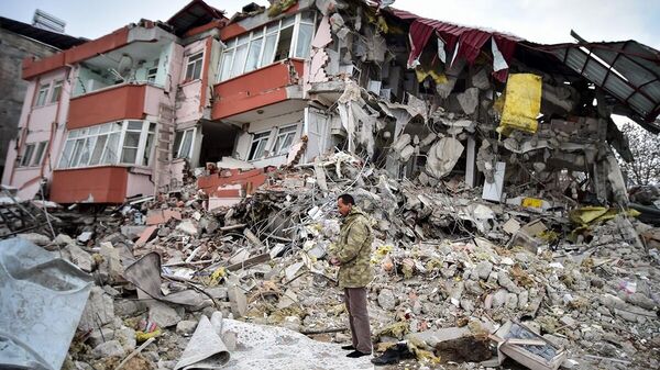 Türkiye ve çevresi 123 yılda 6 ve üzeri büyüklüğündeki 231 depremle sarsıldı - Sputnik Türkiye