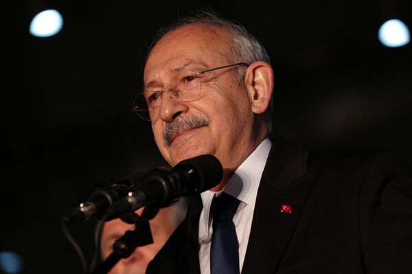 Cumhuriyet Halk Partisi (CHP) Genel Başkanı ve Millet İttifakı Cumhurbaşkanı Adayı Kemal Kılıçdaroğlu, Millet İttifakı Liderler Buluşmasının ardından, Millet İttifakı Cumhurbaşkanı Adayı olarak CHP Genel Merkezi önünde toplanan vatandaşlara hitap etti. - Sputnik Türkiye