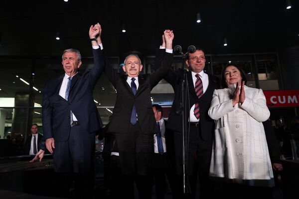 Cumhuriyet Halk Partisi (CHP) Genel Başkanı ve Millet İttifakı Cumhurbaşkanı Adayı Kemal Kılıçdaroğlu, Millet İttifakı Liderler Buluşmasının ardından, Millet İttifakı Cumhurbaşkanı Adayı olarak CHP Genel Merkezi önünde toplanan vatandaşlara hitap etti. - Sputnik Türkiye