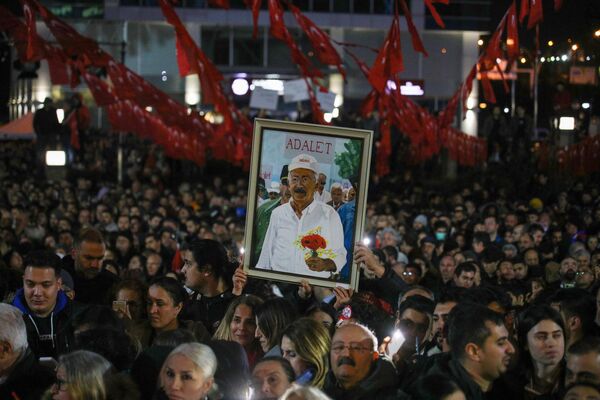 Cumhuriyet Halk Partisi (CHP) Genel Başkanı ve Millet İttifakı Cumhurbaşkanı Adayı Kemal Kılıçdaroğlu, Millet İttifakı Liderler Buluşmasının ardından, Millet İttifakı Cumhurbaşkanı Adayı olarak CHP Genel Merkezi önünde toplanan vatandaşlara hitap etti. - Sputnik Türkiye