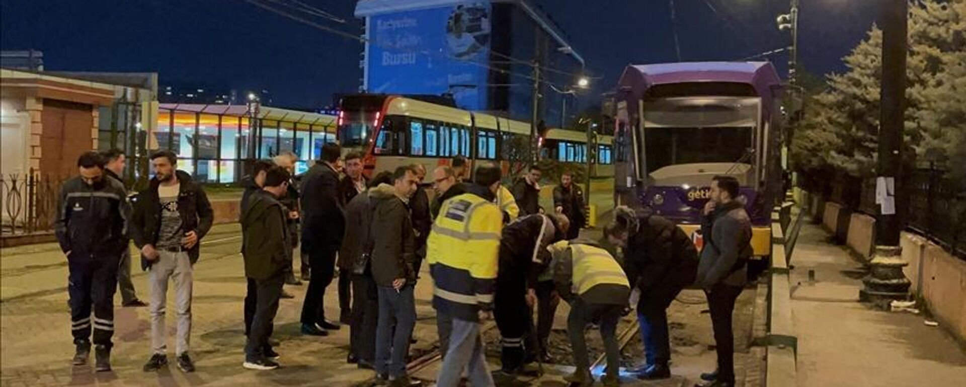Cevizlibağ'da tramvayın raydan çıkması sonucu Kabataş-Bağcılar hattında seferler aksadı. - Sputnik Türkiye, 1920, 09.03.2023