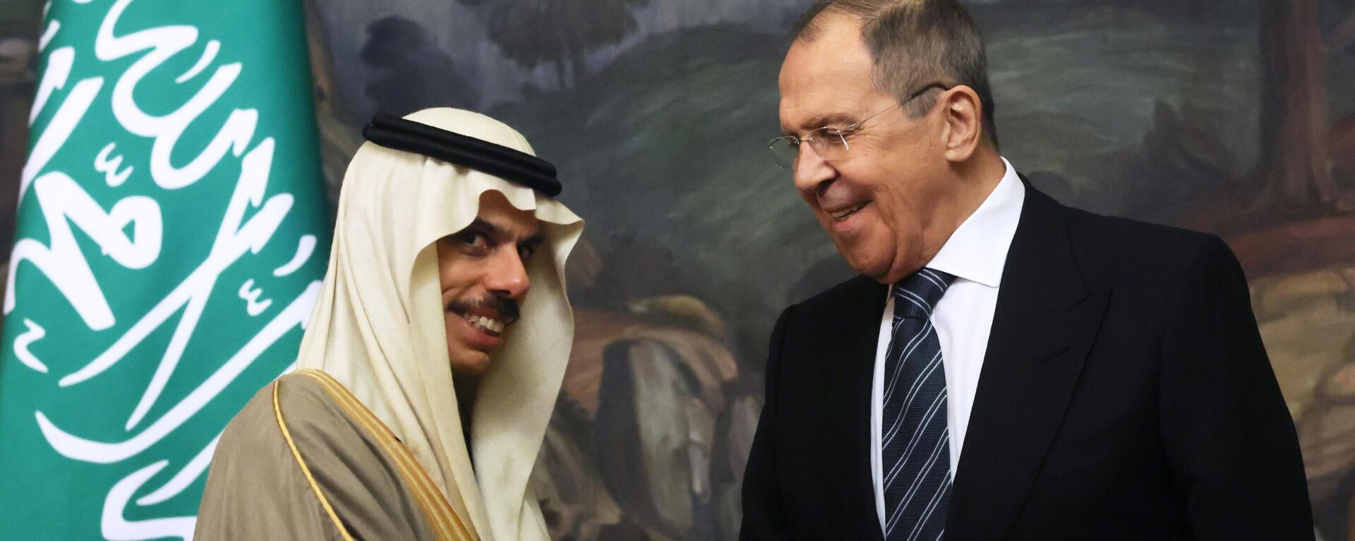 Rusya Dışişleri Bakanı Sergey Lavrov, Suudi mevkidaşı Feysal bin Ferhan El-Saud  - Sputnik Türkiye, 1920, 07.05.2024