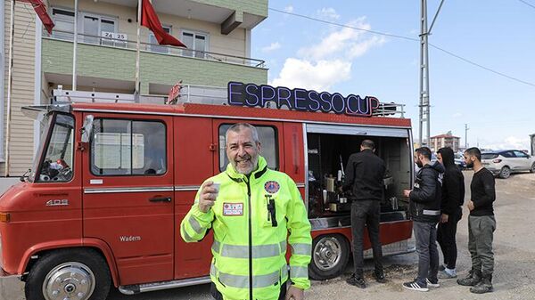 Deprem bölgesindeki İtalyan sağlık ekibine espressolu teşekkür - Sputnik Türkiye