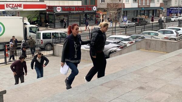Tekirdağ'ın Çerkezköy ilçesinde bulunan Çerkezköy Devlet Hastanesi'nde aylarca doktorluk yapan ve olayın ortaya çıkmasının ardından 25 Kasım'da tutuklanarak cezaevine konulan Ayşe Özkiraz - Sputnik Türkiye
