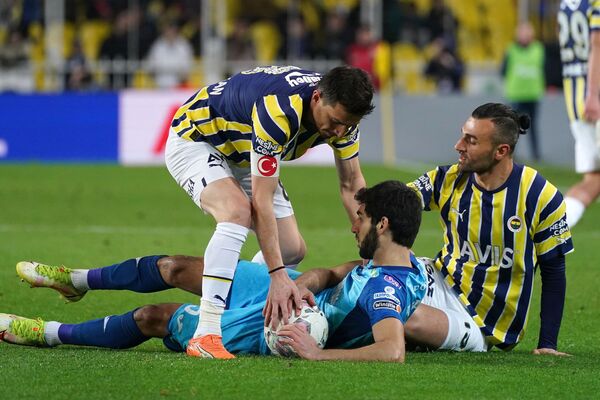 - Fenerbahçe: 2 - Zenit: 2
 - Sputnik Türkiye