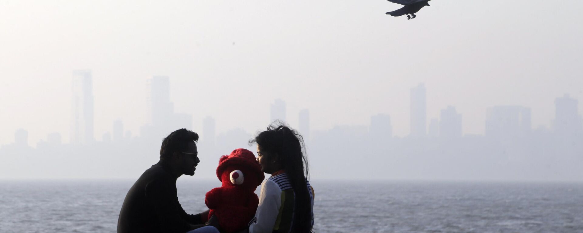 aşk, çift, sevgililer günü, romantik, evlilik teklifi, Hindistan, Mumbai - Sputnik Türkiye, 1920, 09.02.2026