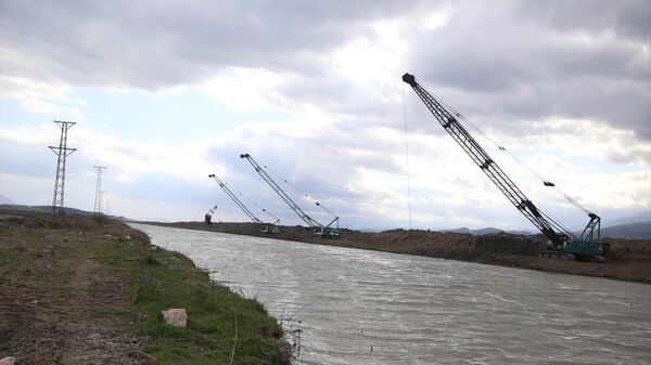Deprem Asi Nehri'nin yatağında 7.8 metrelik kaymaya neden oldu - Sputnik Türkiye