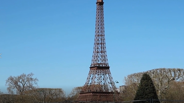 Paris'in ikinci Eyfel Kulesi, orijinalinin 200 metre ilerisine dikildi - Sputnik Türkiye