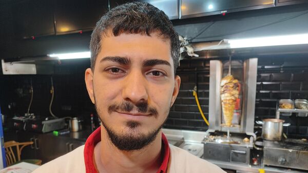 Adana'da restoran çalışanı Eyüp Taş - Sputnik Türkiye
