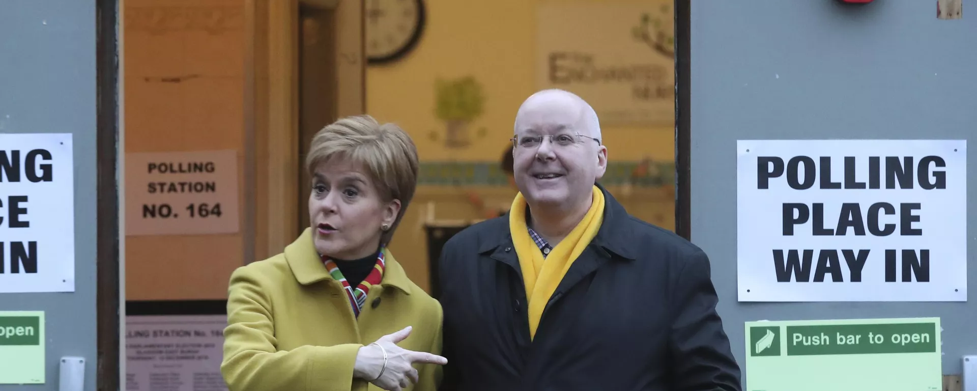 Eski İskoç Ulusal Partisi (SNP) lideri ve İskoçya Başbakanı Nicola Sturgeon'un eşi Peter Murrell'in 600 bin sterlinlik dolandırıcılık soruşturmasında tutuklandığı bildirildi. - Sputnik Türkiye, 1920, 05.04.2023
