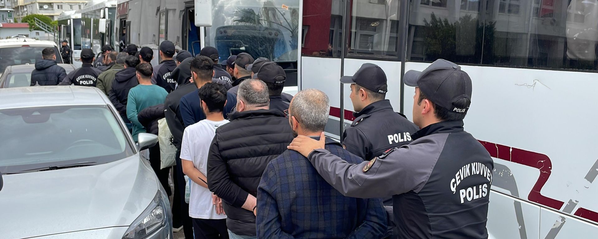 'Sarılar' suç örgütüne yönelik soruşturmada 59 tutuklama - Sputnik Türkiye, 1920, 14.10.2026