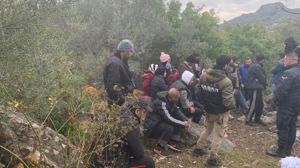'Banker Bilo' filmi gerçek oldu: Yasadışı göçmenler Yunanistan denilerek Bodrum'a bırakıldı - Sputnik Türkiye