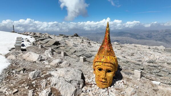 Depremlerden etkilenmeyen Nemrut Dağı, ziyaretçilerini bekliyor
 - Sputnik Türkiye