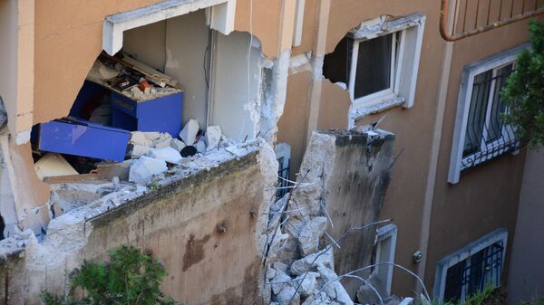 Kocaeli'de istinat duvarı çöktü, 4 apartman tahliye edildi - Sputnik Türkiye