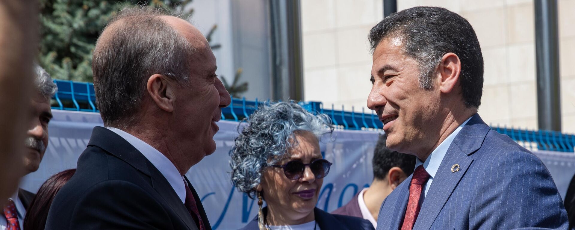 Ata İttifakı cumhurbaşkanı adayı Sinan Oğan, cumhurbaşkanı adayı ve Memleket Partisi Genel Başkanı Muharrem İnce'yi ziyaret etti. - Sputnik Türkiye, 1920, 15.04.2023