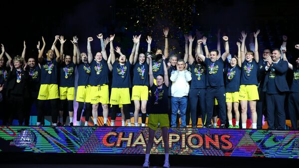 Basketbol FIBA Kadınlar Avrupa Ligi'nin şampiyonu Fenerbahçe, kupasını aldı - Sputnik Türkiye