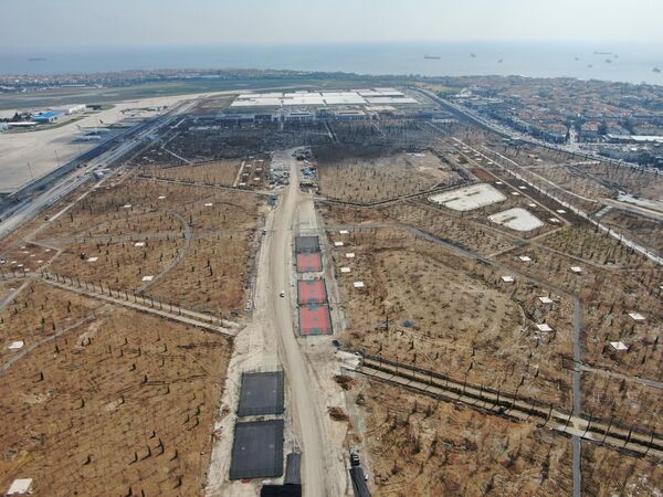 Atatürk Havalimanı Millet Bahçesi'ndeki çalışmalar görüntülendi: Alan binlerce ağaçla kaplandı - Sputnik Türkiye