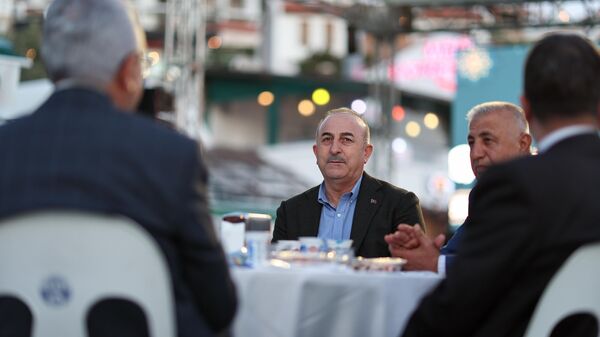 14 Mayıs'ta yapılacak 28. Dönem Milletvekili Genel Seçimi'nde Antalya'dan AK Parti milletvekili adayı gösterilen Dışişleri Bakanı Mevlüt Çavuşoğlu, Kaş ilçesinde düzenlenen iftar programına katıldı.
 - Sputnik Türkiye