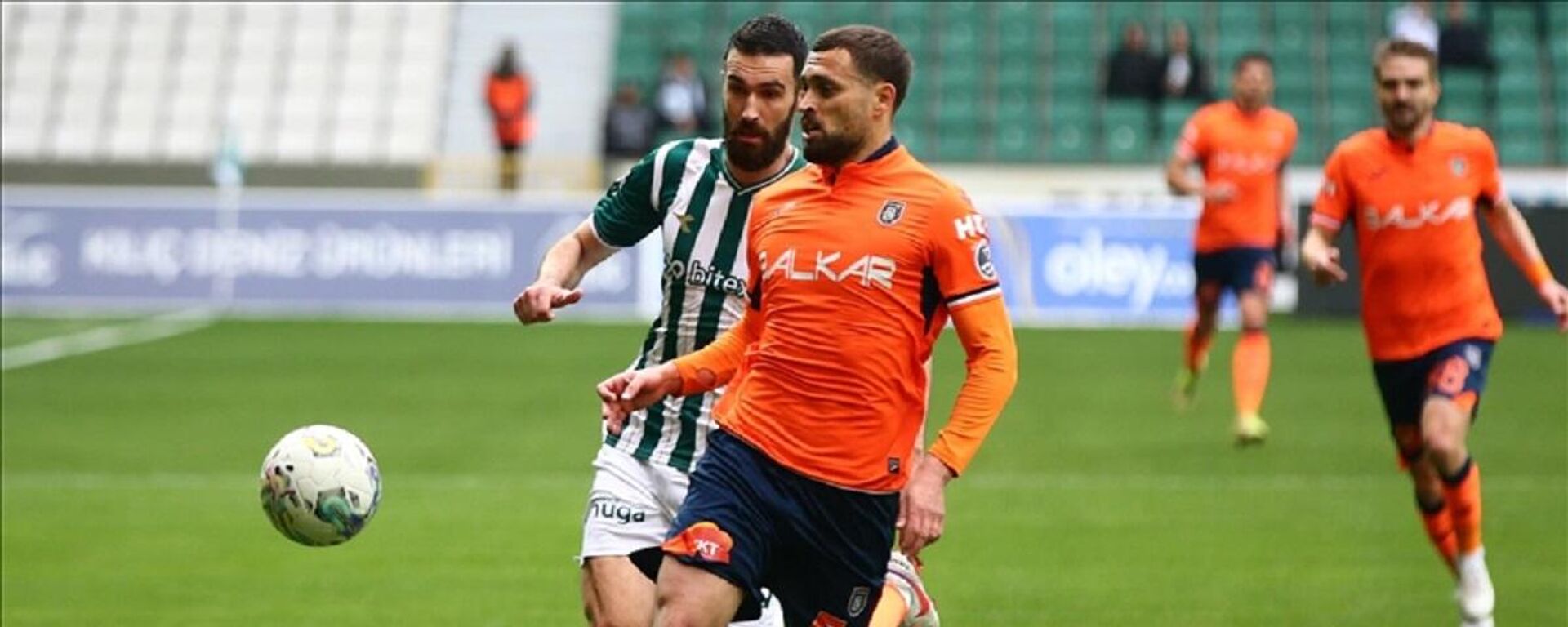 Spor Toto Süper Lig'in 31. haftasında Medipol Başakşehir, deplasmanda Bitexen Giresunspor'u 4-2 mağlup etti. - Sputnik Türkiye, 1920, 25.04.2023