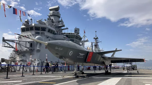 TCG Anadolu, İzmir Alsancak Limanı'nda ziyarete açıldı - Sputnik Türkiye