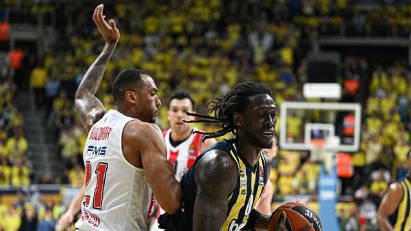 Basketbol THY Avrupa Ligi play-off çeyrek final serisi dördüncü maçında Fenerbahçe Beko, sahasında Yunanistan temsilcisi Olympiakos'u 73-69 yendi. - Sputnik Türkiye